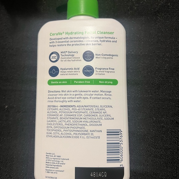 CeraVe Hydrating Facial Cleanser for Normal to Dry Skin 12 Fl Oz Hyaluronic Acid - Picture 2 of 4